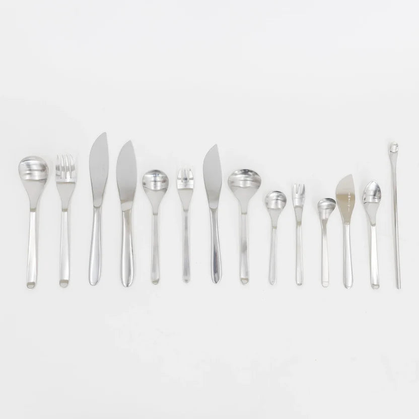 Sori Yanagi rustfritt stål og bjørk tre håndtak flatware